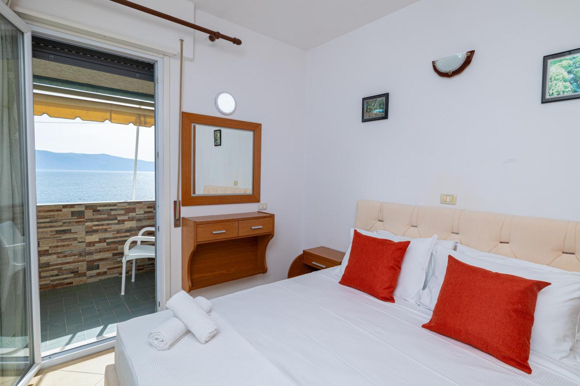 Lucas Apartments Rental Vlore Exterior photo