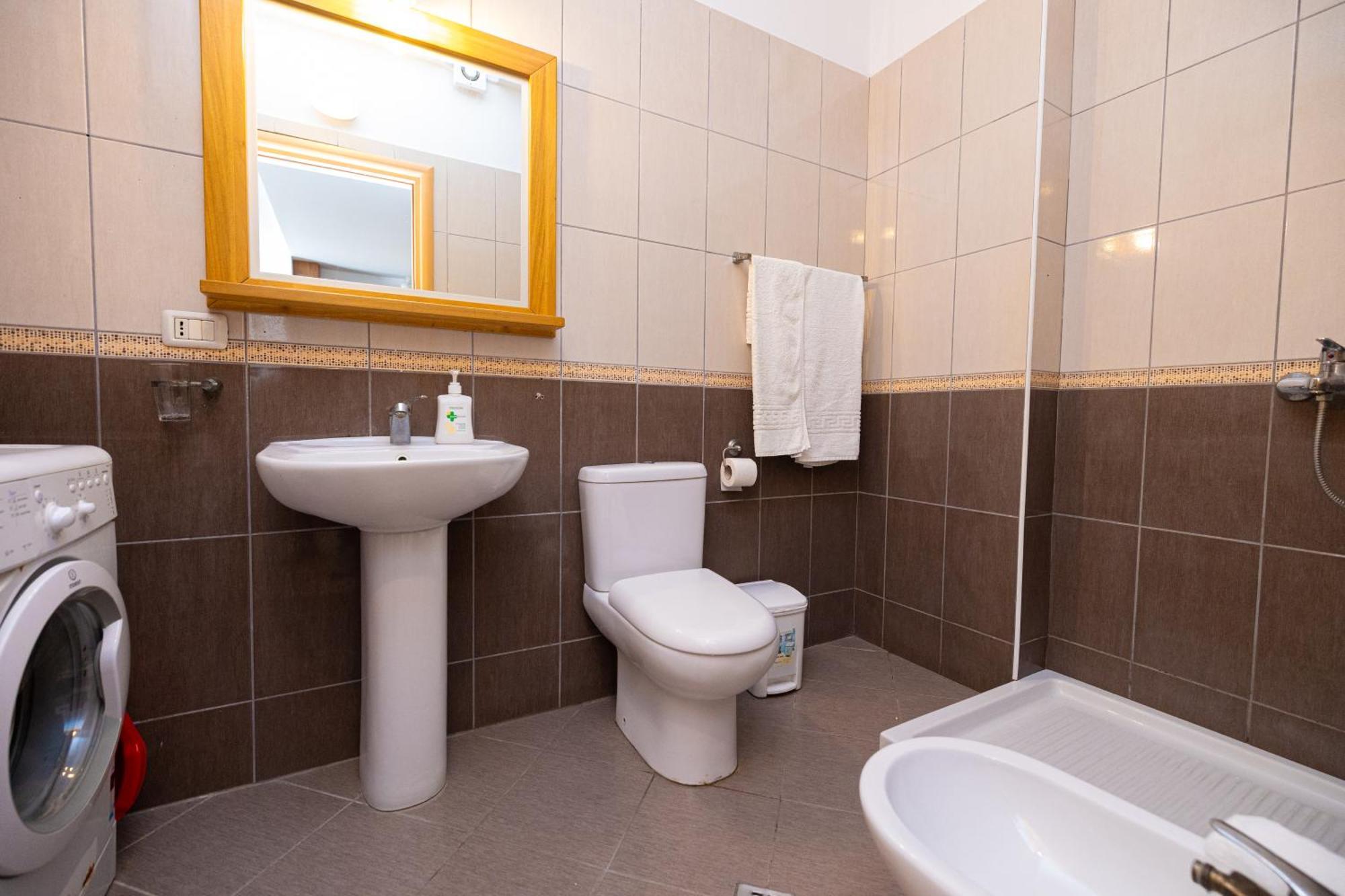 Lucas Apartments Rental Vlore Exterior photo