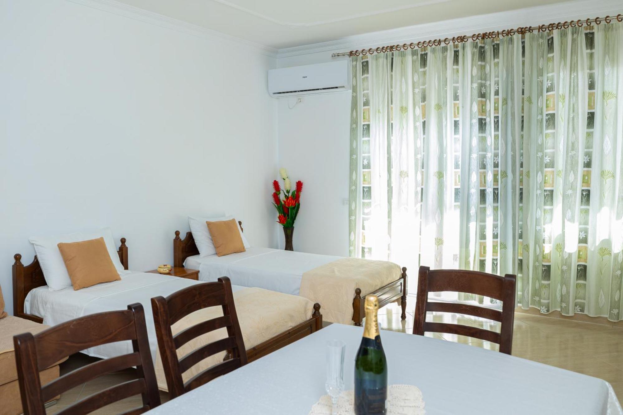 Lucas Apartments Rental Vlore Exterior photo